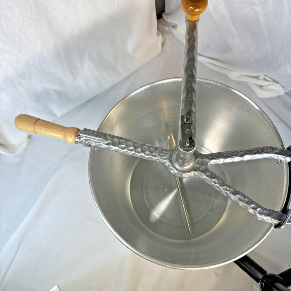 1960's CamCo Vintage Dough Maker Hand Crank Mixing And Kneading EVC